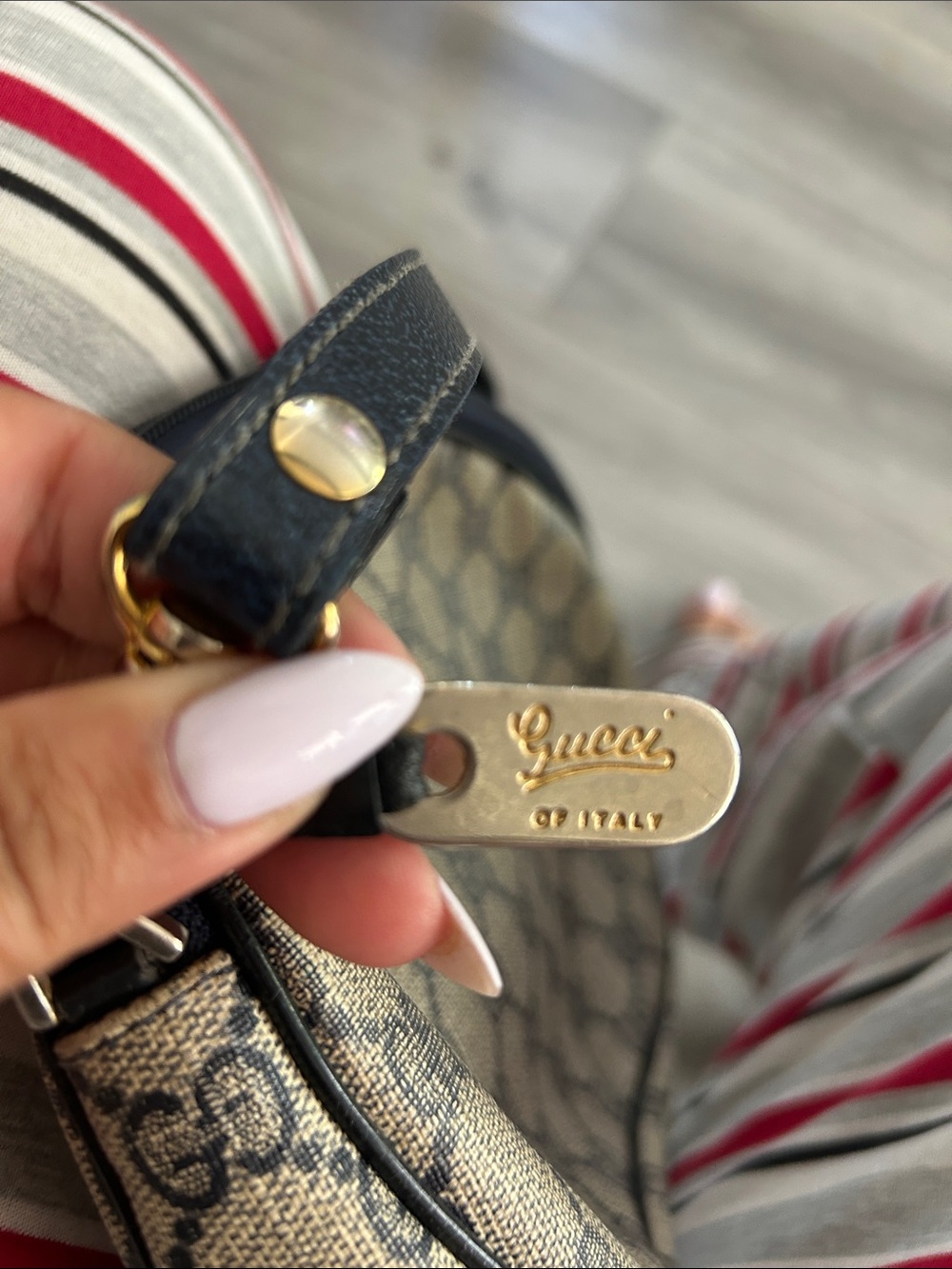Authentic Gucci GG Supreme Beige Crossbody with Dark Blue Vintage and Rare - Picture 4 of 16